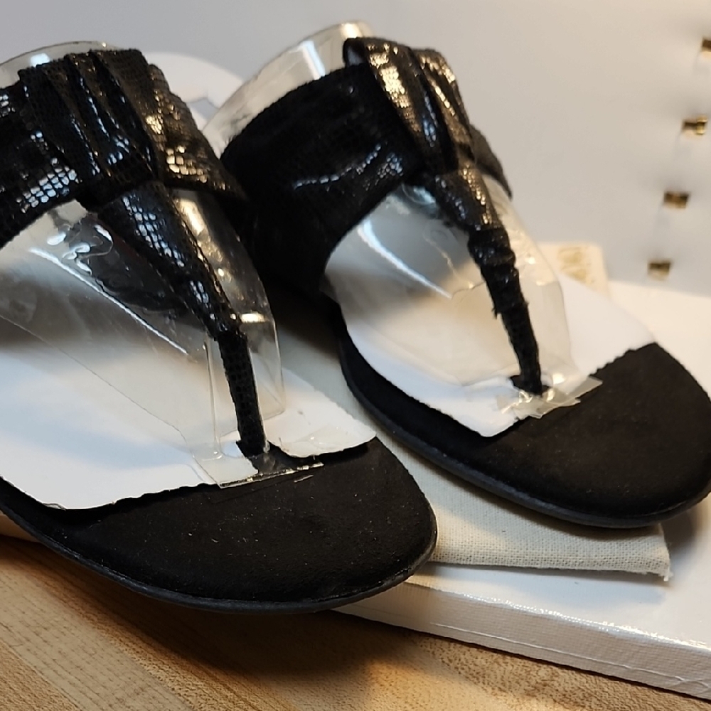 AEROSOLES Black Women's Sandals